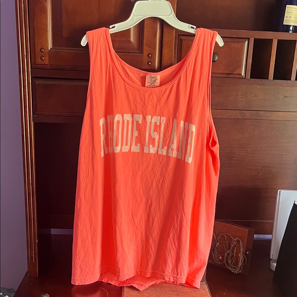 Comfort Colors Rhode Island Bright Coral Tank Top. Size L.